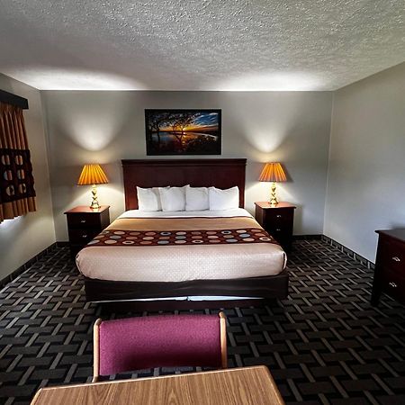 Sky Lodge Inn & Suites - Delavan Exteriör bild