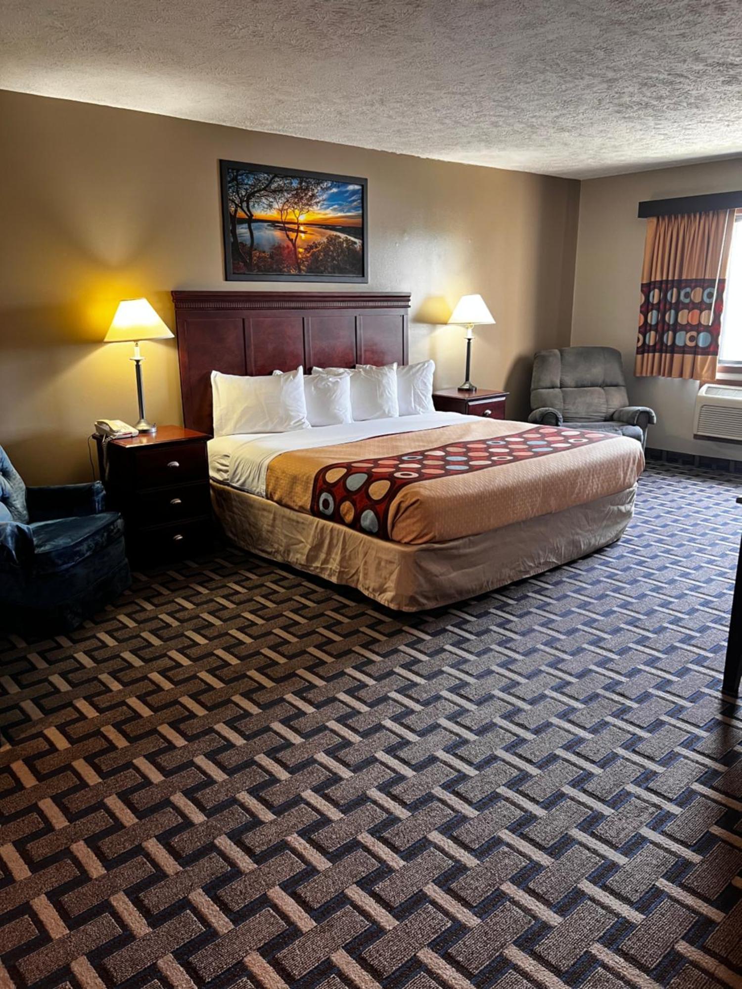 Sky Lodge Inn & Suites - Delavan Exteriör bild